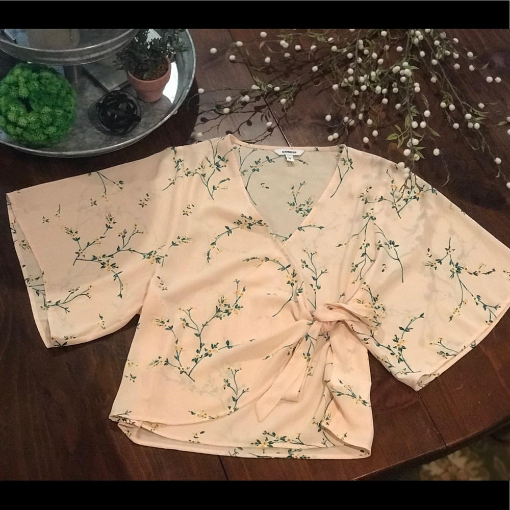 Express Woman’s Summer Top